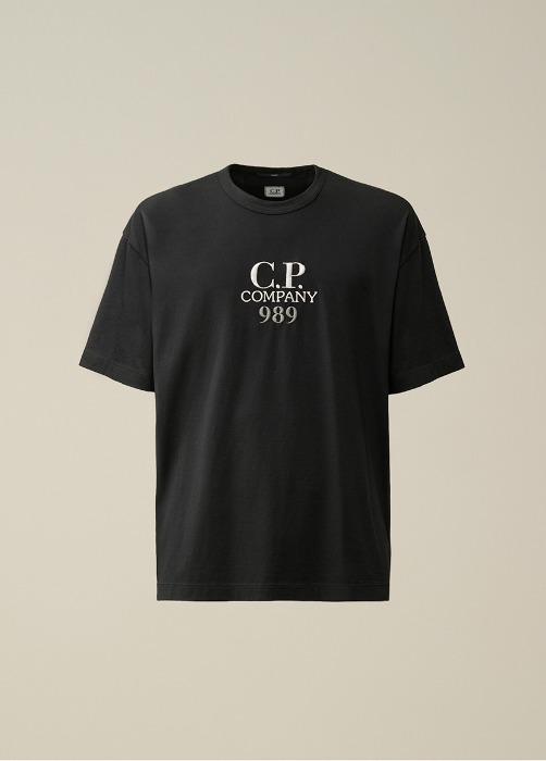 CP컴퍼니 박시 로고 티셔츠 16CMTS231A 005697G (BK)